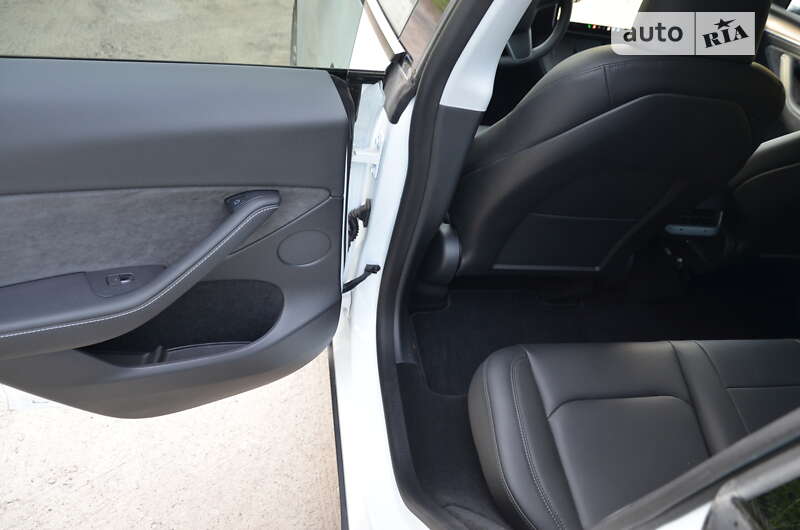 Позашляховик / Кросовер Tesla Model Y 2022 в Черкасах фото 12 Позашляховик / Кросовер Tesla Model Y 2022 в Черкасах