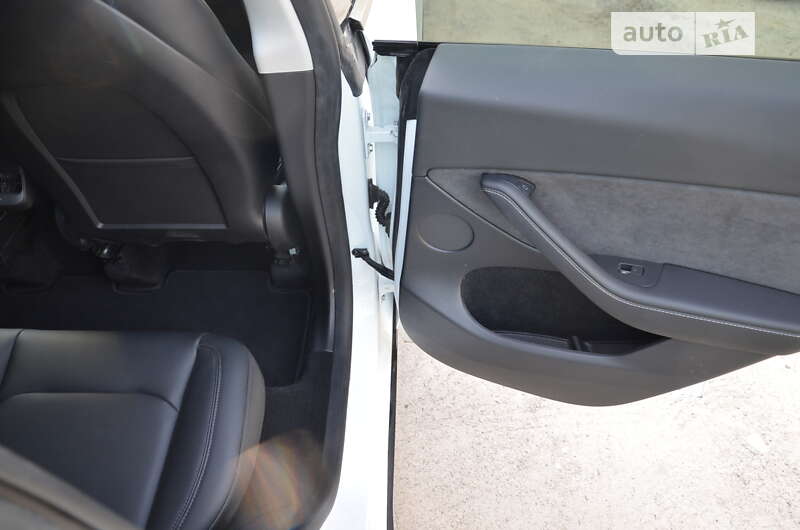 Позашляховик / Кросовер Tesla Model Y 2022 в Черкасах фото 18 Позашляховик / Кросовер Tesla Model Y 2022 в Черкасах