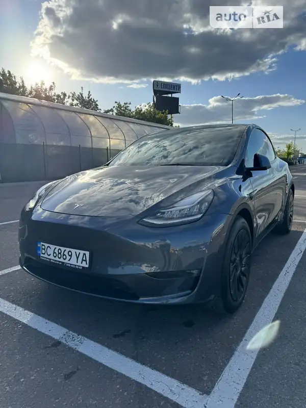 Tesla Model Y