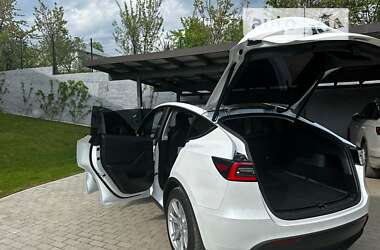 Позашляховик / Кросовер Tesla Model Y 2020 в Чернівцях