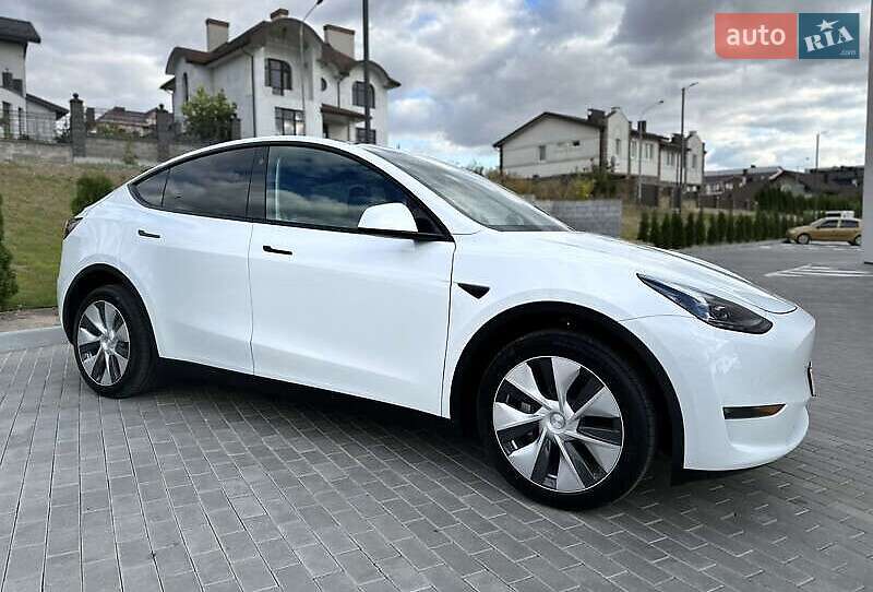 Внедорожник / Кроссовер Tesla Model Y 2023 в Киеве