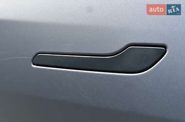 Внедорожник / Кроссовер Tesla Model Y 2022 в 