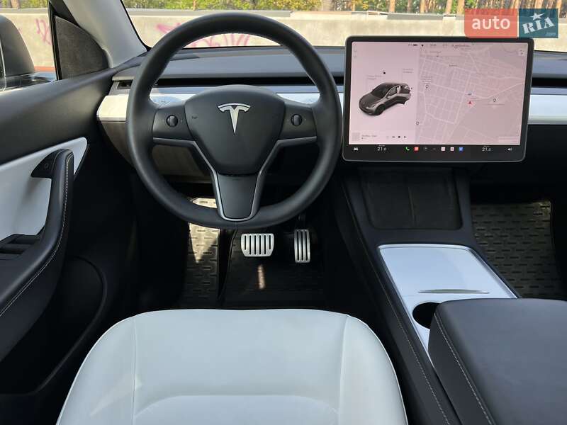 Внедорожник / Кроссовер Tesla Model Y 2022 в Киеве
