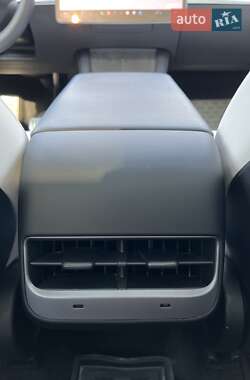 Внедорожник / Кроссовер Tesla Model Y 2022 в 