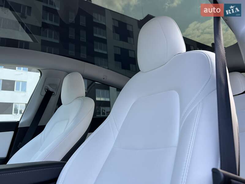 Внедорожник / Кроссовер Tesla Model Y 2022 в Киеве