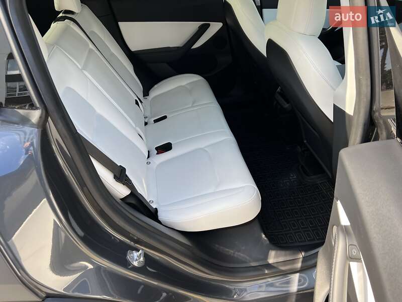 Внедорожник / Кроссовер Tesla Model Y 2022 в Киеве