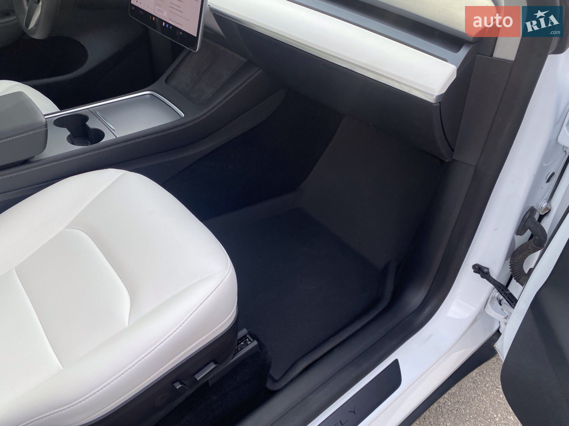 2022 Tesla Model Y - мініатюра 20