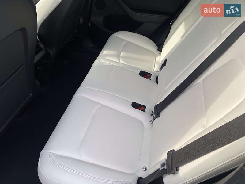 Внедорожник / Кроссовер Tesla Model Y 2022 в Киеве