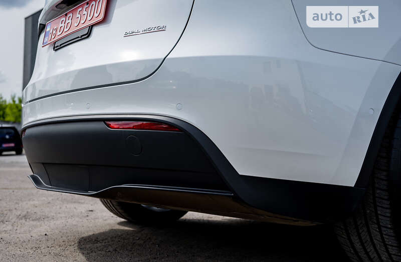 Внедорожник / Кроссовер Tesla Model Y 2022 в Киеве