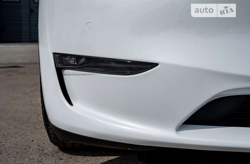 Внедорожник / Кроссовер Tesla Model Y 2022 в Киеве