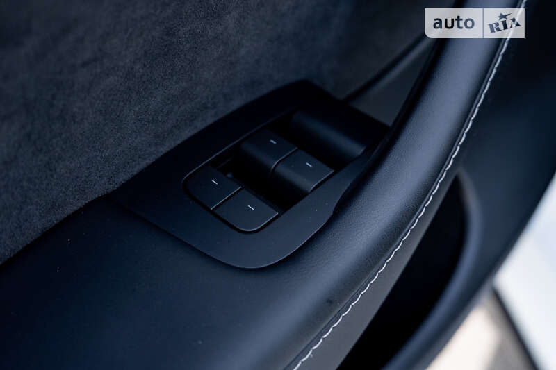 Внедорожник / Кроссовер Tesla Model Y 2022 в Киеве