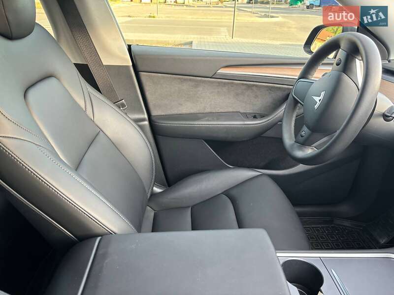Внедорожник / Кроссовер Tesla Model Y 2023 в Новомосковске
