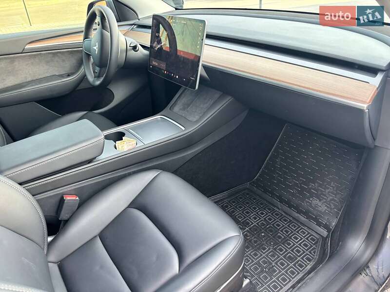Позашляховик / Кросовер Tesla Model Y 2023 в Самарі фото 13 Позашляховик / Кросовер Tesla Model Y 2023 в Самарі