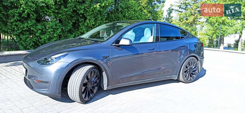 Позашляховик / Кросовер Tesla Model Y 2022 в Львові