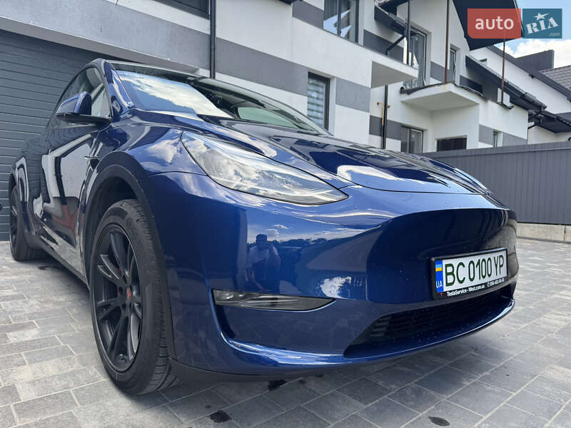 Tesla Model Y 2023