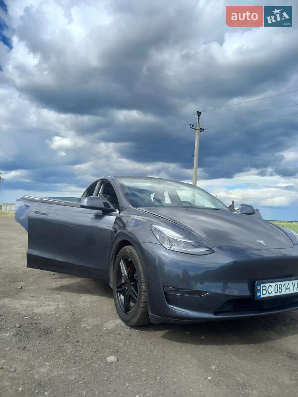 Tesla Model Y 2021