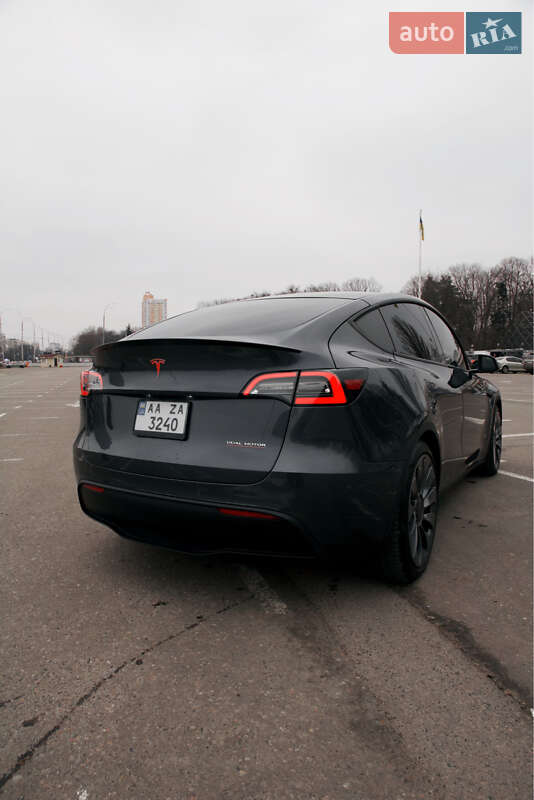 Внедорожник / Кроссовер Tesla Model Y 2020 в Киеве