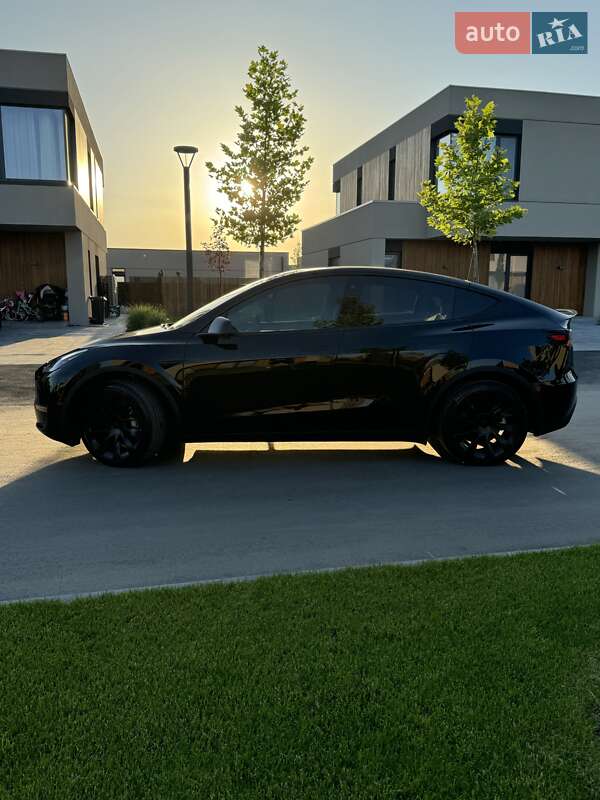 Позашляховик / Кросовер Tesla Model Y 2022 в Дніпрі