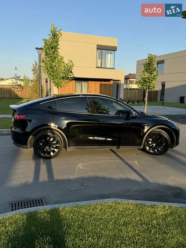 Внедорожник / Кроссовер Tesla Model Y 2022 в Днепре