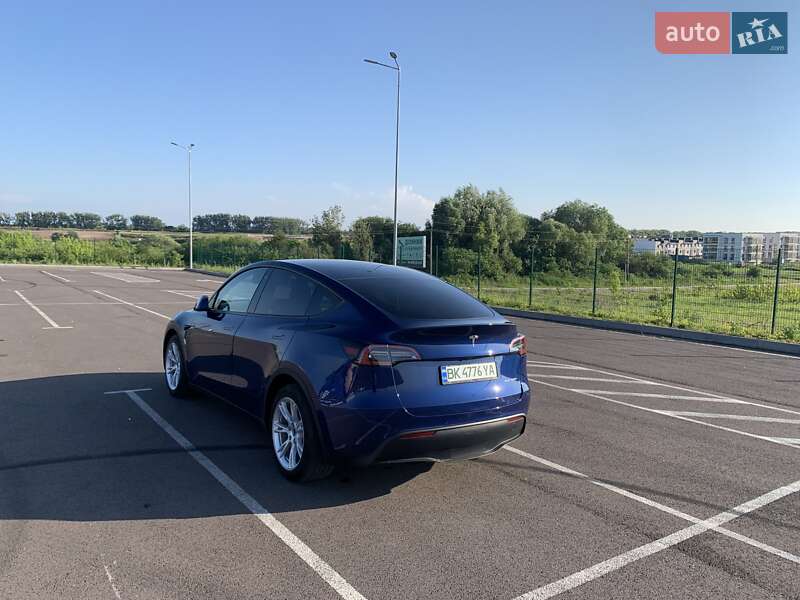 Внедорожник / Кроссовер Tesla Model Y 2020 в Ровно