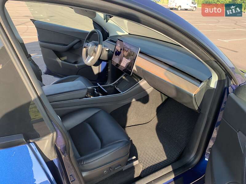 Внедорожник / Кроссовер Tesla Model Y 2020 в Ровно