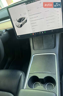 Позашляховик / Кросовер Tesla Model Y 2021 в Львові