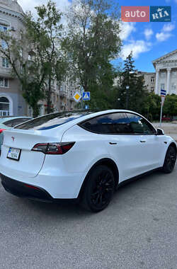 Внедорожник / Кроссовер Tesla Model Y 2021 в 