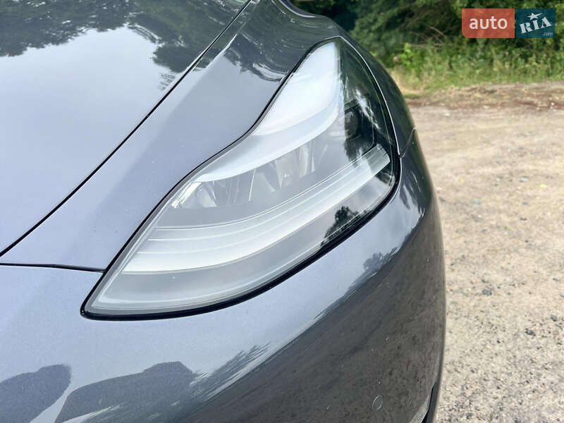 Внедорожник / Кроссовер Tesla Model Y 2021 в Киеве