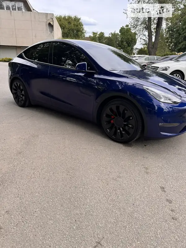 Внедорожник / Кроссовер Tesla Model Y 2023 в 