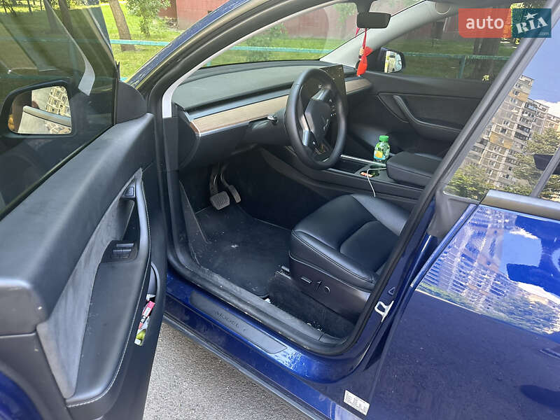 Внедорожник / Кроссовер Tesla Model Y 2022 в Киеве