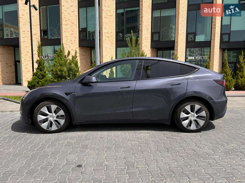 Tesla Model Y 2020