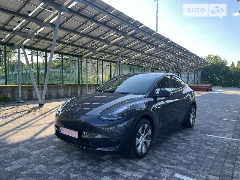 Внедорожник / Кроссовер Tesla Model Y 2023 в Львове