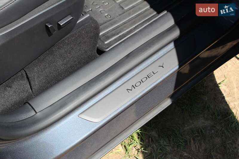 Позашляховик / Кросовер Tesla Model Y 2023 в Львові