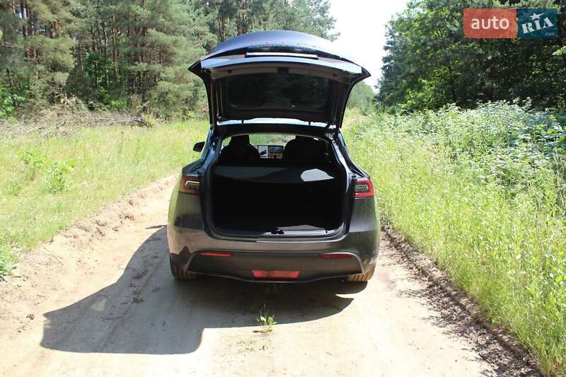 Позашляховик / Кросовер Tesla Model Y 2023 в Львові