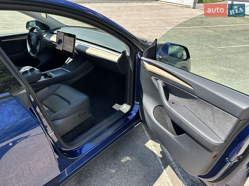 Внедорожник / Кроссовер Tesla Model Y 2023 в Полтаве
