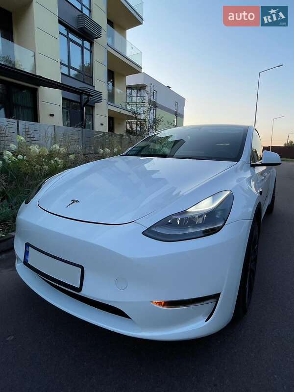 Внедорожник / Кроссовер Tesla Model Y 2023 в Киеве