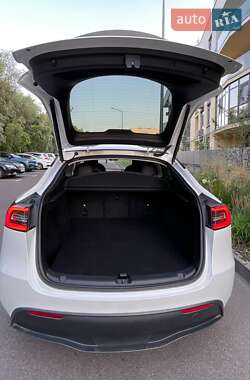 Внедорожник / Кроссовер Tesla Model Y 2023 в Киеве