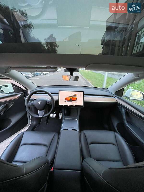 Внедорожник / Кроссовер Tesla Model Y 2023 в Киеве
