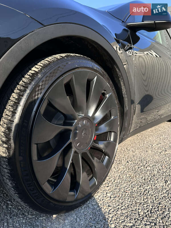 Позашляховик / Кросовер Tesla Model Y 2023 в Вінниці фото 12 Позашляховик / Кросовер Tesla Model Y 2023 в Вінниці