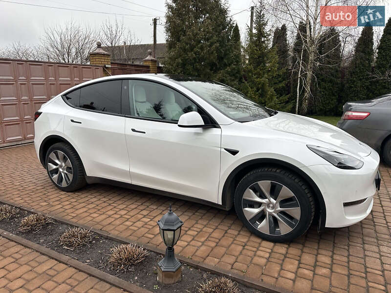 Позашляховик / Кросовер Tesla Model Y 2022 в Києві