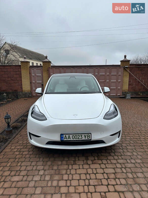 Tesla Model Y 2022