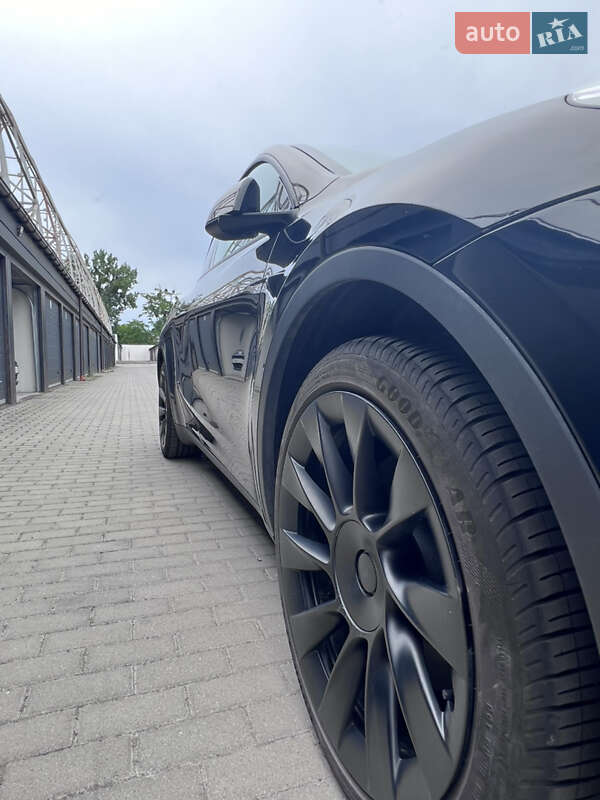 Внедорожник / Кроссовер Tesla Model Y 2022 в Львове