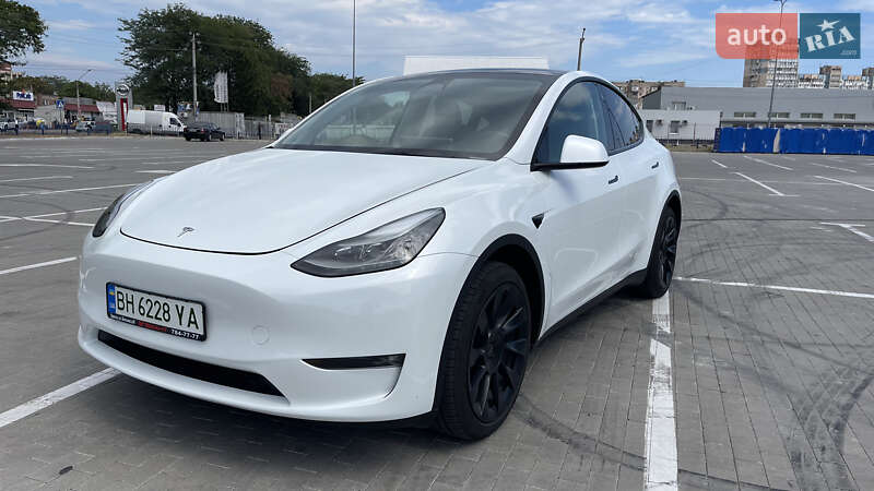 Tesla Model Y 2022