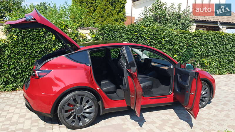Позашляховик / Кросовер Tesla Model Y 2020 в Києві