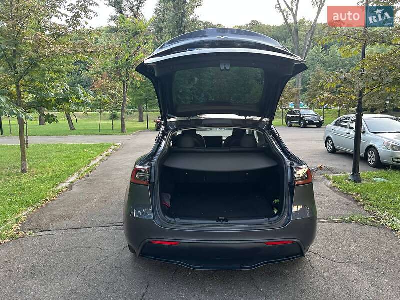 Внедорожник / Кроссовер Tesla Model Y 2023 в Киеве