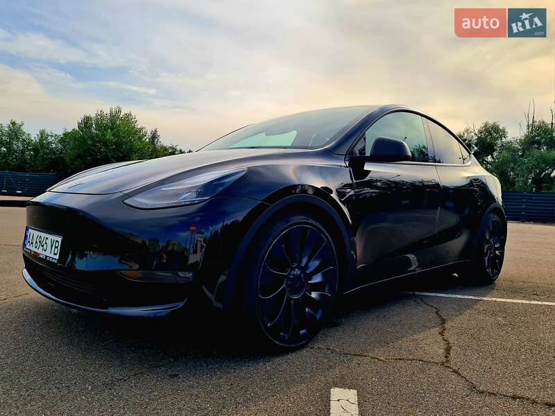 Позашляховик / Кросовер Tesla Model Y 2021 в Києві