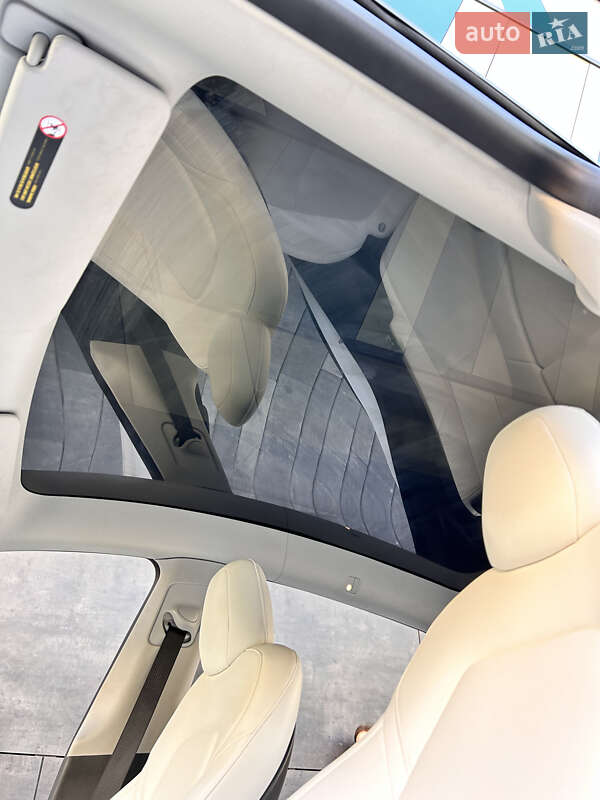 Внедорожник / Кроссовер Tesla Model Y 2022 в Киеве