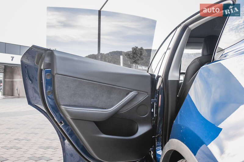 Внедорожник / Кроссовер Tesla Model Y 2020 в Хусте