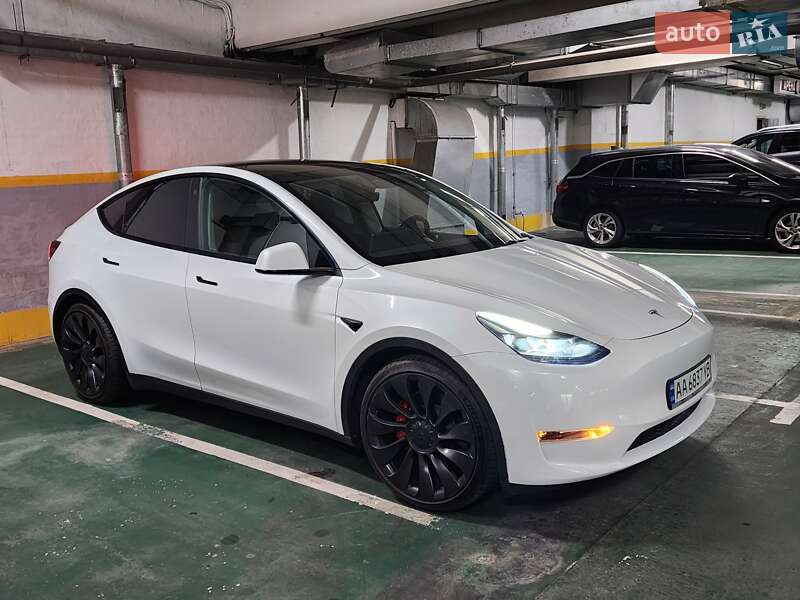 Позашляховик / Кросовер Tesla Model Y 2022 в Києві