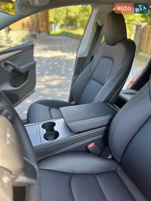 Позашляховик / Кросовер Tesla Model Y 2023 в Львові